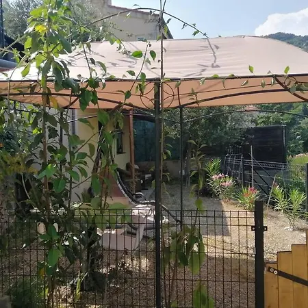Maisonnette avec vue et jardin, environnement et situation priviligiés